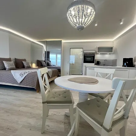 Lord Nelson 605 Apartment *