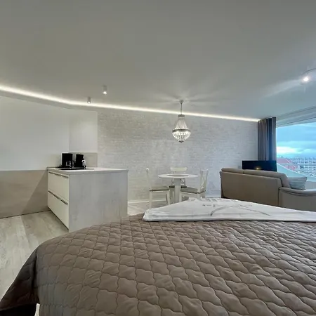 Lord Nelson 605 Apartment