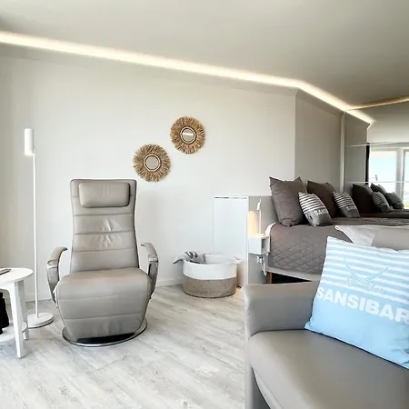 Lord Nelson 605 Apartment